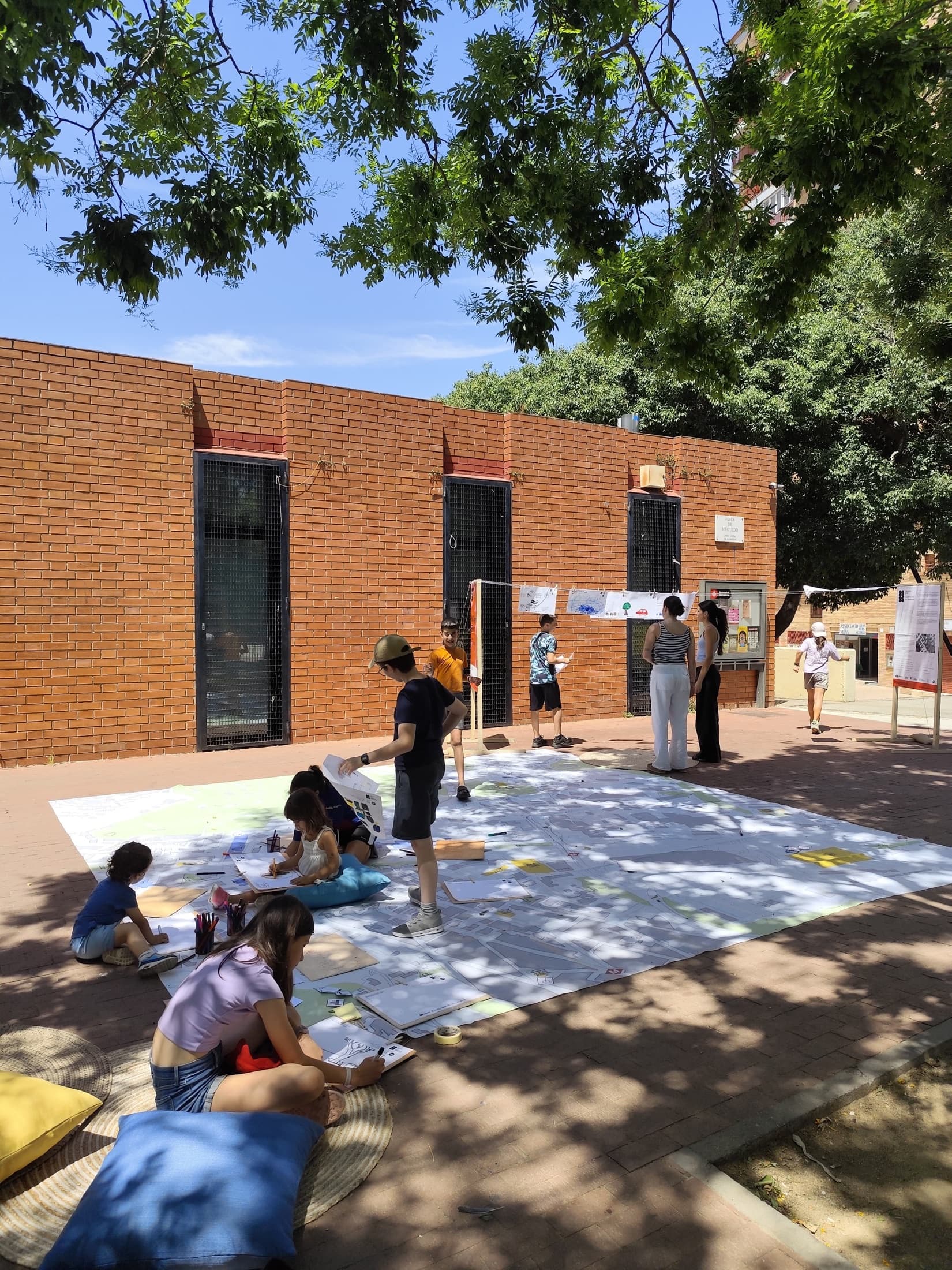 Taller participativo de mapeo con infancia en el espacio público